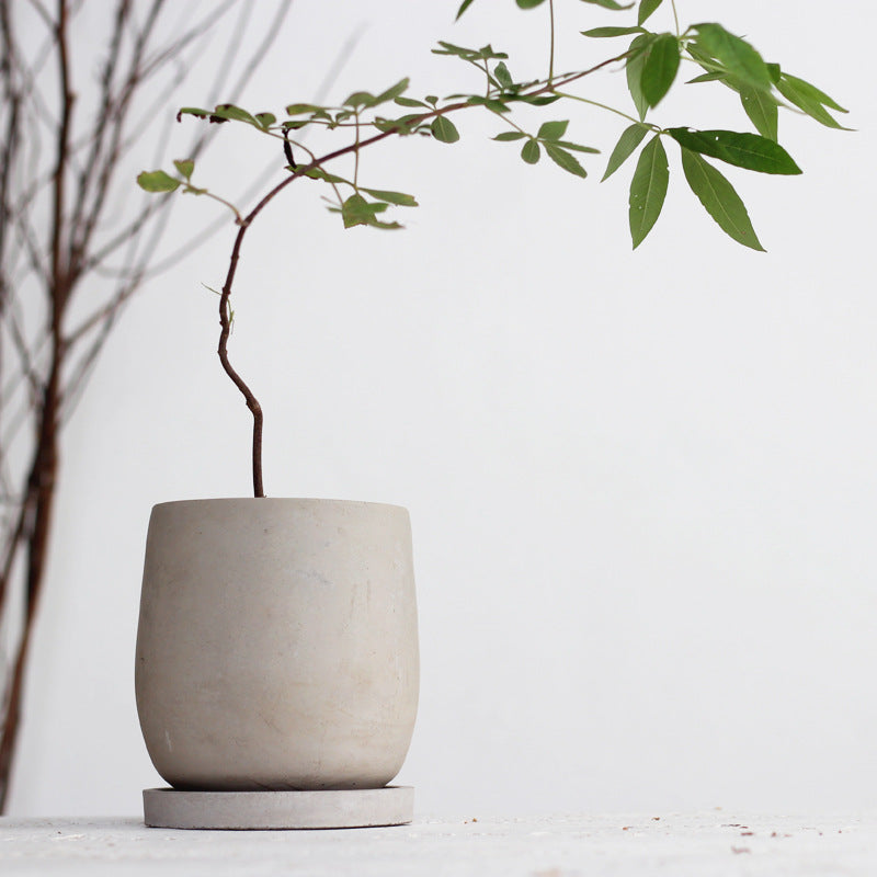 Round cement flower pot!